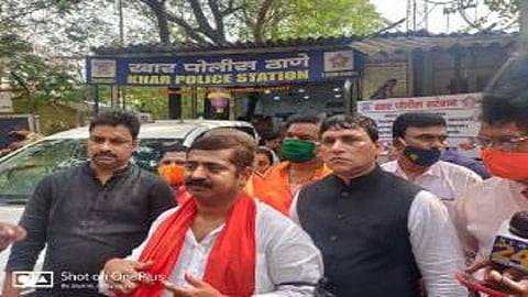 पालघर साधू हत्येप्रकरणी भाजप आक्रमक; प्रकरण सीबीआयकडे सोपवण्याची मागणी