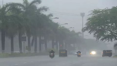 मुंबईत आज जोरदार पावसाची शक्यता; तर ऑगस्टमध्ये सरासरी 'इतक्या' पावसाची नोंद