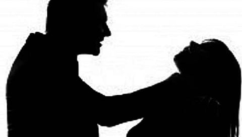 चारित्र्याच्या संशयावरून पत्नीची हत्या; झाली 'ही' शिक्षा