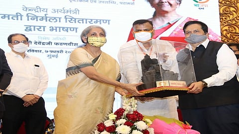 कोरोना कर किंवा उपकर लावण्याचा विचार नाही; निर्मला सीतारामन यांचे स्पष्टीकरण
