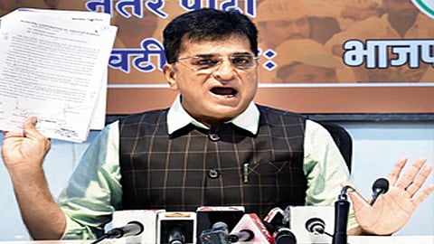 मुख्यमंत्र्यांनी संपत्ती दडवली; किरीट सोमय्यांची आयकर विभागाकडे तक्रार