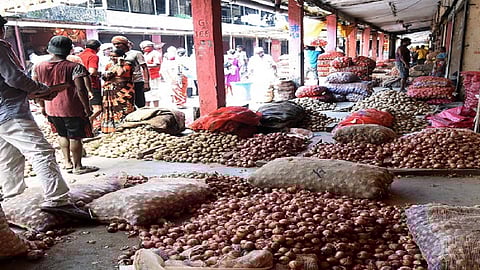 उत्पन्न बंद झाल्याने वसई 'एपीएमसी'च्या कर्मचाऱ्यांवर बेकारीची कुऱ्हाड; बाजार समितीचा मात्र स्वेच्छानिवृत्तीचा सल्ला