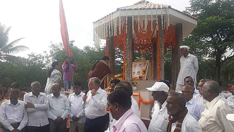 बेळगावात हुतात्म्यांना अभिवादनावेळी बंडखोरांबाबत रोष