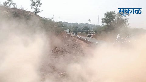 Akola News Hingana-Mazod-Wadegaon road construction, vehicle owners suffering from dust