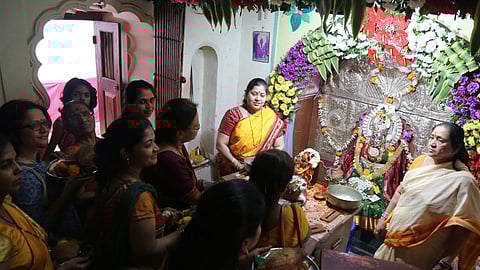 नवरात्रोत्सवाची परंपरा आम्ही जपतोय