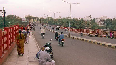 पुणे : राजाराम पुलावर आता दुतर्फा अत्याधुनिक जॉगिंग ट्रॅक