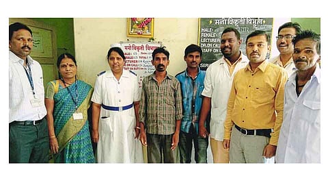 सोशल मिडीयाने विणले माणुसकीचे धागे