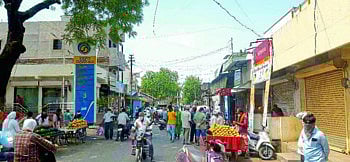 अमळनेरकरांनो सावधान...अजून संकट टळलेले नाही !