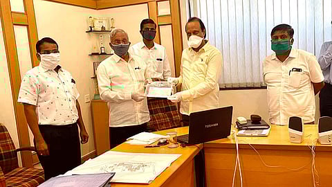 बारामती बँकेकडून मुख्यमंत्री सहायता निधीला 11 लाखांचा धनादेश