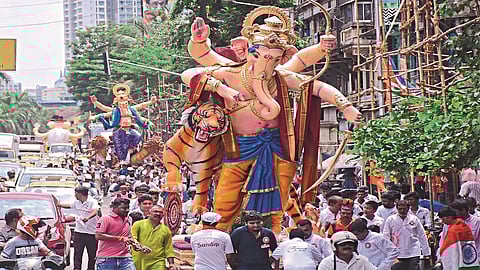 गणेशोत्सव सजावट साहित्य महागले