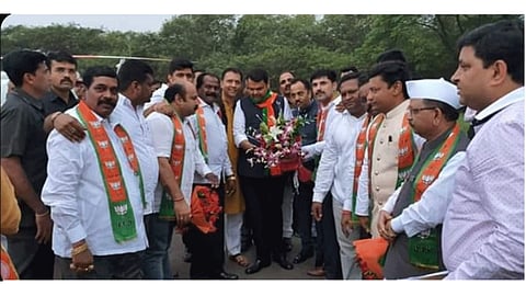 Former Deputy Mayor of Pune and 10 local leaders joins BJP
