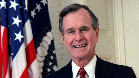 लढवय्या सैनिक ते कणखर नेता (नाममुद्रा)