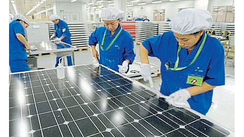 चीनमधील परदेशी कंपन्यांना भारतात चांगला पर्याय उपलब्ध करण्याचे प्रयत्न केले पाहिजेत.