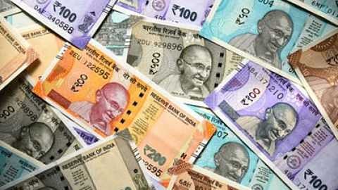 Currency-Notes-Sakal