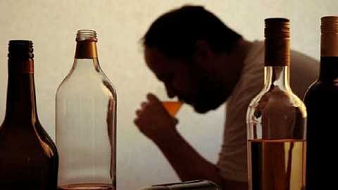 Six arrested for selling liquor in Shevgaon taluka