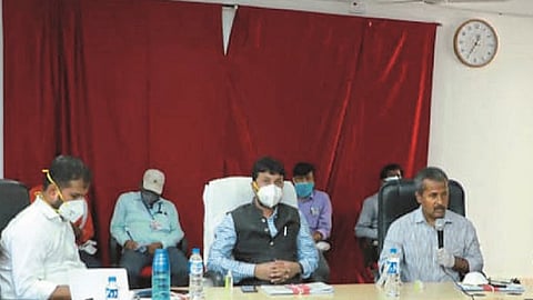 Divisional Commissioner Sunil Kendrekar, Udgir