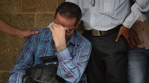 मुंबईतील रेल्वे स्थानकावर चेंगराचेंगरी; २२ मृत्युमुखी