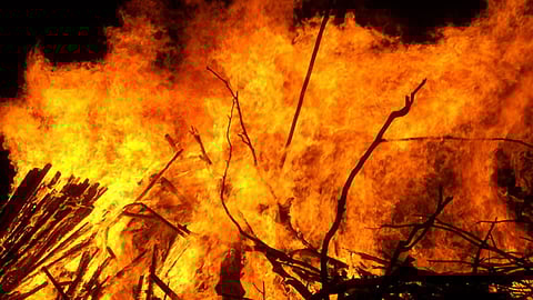 विदेशी नागरिकावर रेल्वे पोलिसांकडून अंत्यसंस्कार