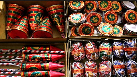 Safer Firecrackers Allowed From 8 To 10 pm On Diwali By Supreme Court
