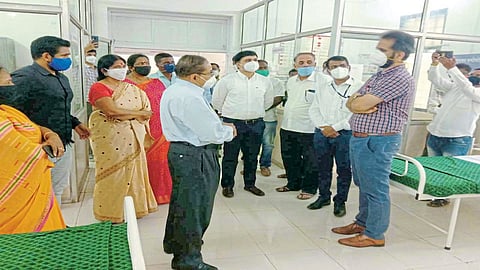 माणदेशी फाउंडेशनचे गोंदवल्यातील कोविड सेंटर रुग्णांना आधार : नीलम गोऱ्हे