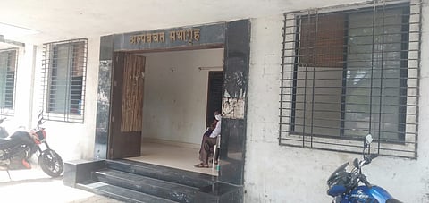 अरे देवा...कोरोनाच्या तक्रारी निवारण करणाऱ्याचा अहवाल आला पॉझिटिव्ह !