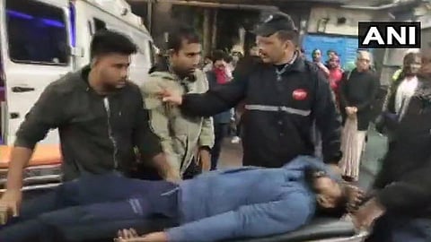 JNU Violence : 'जेएनयू'मध्ये गुंडांचा धुडगूस; विद्यार्थी, शिक्षकांना रॉडने मारहाण