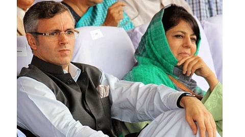 उमर अब्दुल्ला, मेहबूबा मुफ्ती नजरकैदेत; जम्मू काश्मीरमध्ये कर्फ्यु लागू