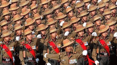 धक्कादायक! जेवणाच्या ताटावरून जवानांना उठवले