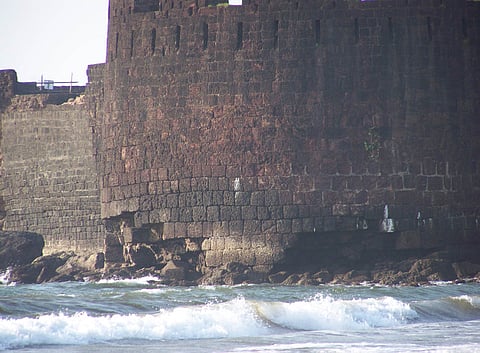 Chief Minister's order to repair Vijaydurg fort konkan sindhudurg