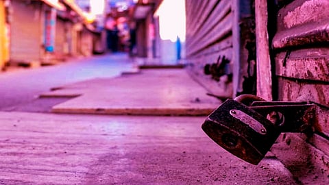 वाय-फाय सर्व्हिस ते फळविक्रेते... पाच सेवांचा आवश्यक सेवांमध्ये समावेश