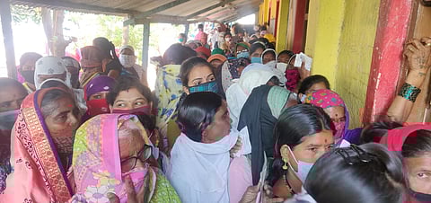Voting for no confidence motion begins in Mahesgaon in Rahuri taluka
