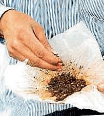 Queues from early morning to buy mawa in Hatkanangle