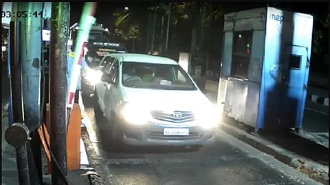 मुकेश अंबानी स्फोटके प्रकरण : स्कॉर्पियो ताब्यात घेतल्यानंतर 'त्या' इनोव्हाबाबत आली धक्कादायक माहिती समोर