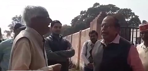 Nirbhaya Case : अधिकारी म्हणतात, 'तिला दिल्लीला का पाठवले?'
