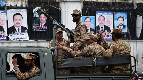 पाकिस्तानमध्ये मतदानादरम्यान स्फोट; किमान 22 ठार