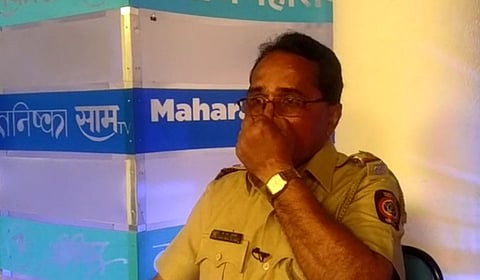 Police Inspector Salim Mujawar Sing song through Nose Pune