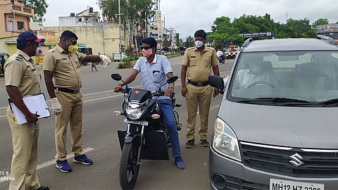 पुणे : लॉकडाऊन आहे, घराबाहेर पडू नका; 16 जणांना केलं गेलंय हद्दपार