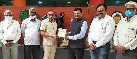 Golden AIM National Award to Principal Shankar Laware