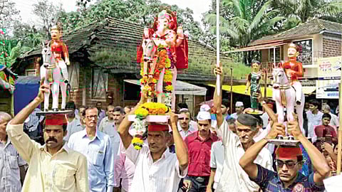 साडवली - देवरुखातील मानाच्या पहिल्या गणेशाचे आगमन.