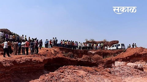 found under a mound of mud in Beerenahalli and killed belgaum marathi news