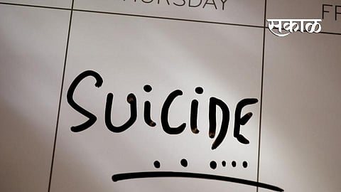 Suicide attempt by a married woman jumping from the sixth floor after drinking finile