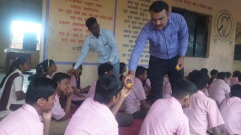 पुणे : अजित पवार, भरणे यांच्या मंत्रिपदाच्या शपथविधीनंतर लाडू वाटून जल्लोष