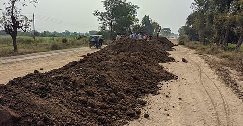 Akola Marathi News Telhara Hivarkhed Road works are being done using clay instead of pimples