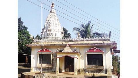 मंडणगड - साने गुरुजी यांनी गांधी चौक येथे केलेल्या भाषणाचे व पहिल्या ध्वजवंदनाचे ठिकाण.