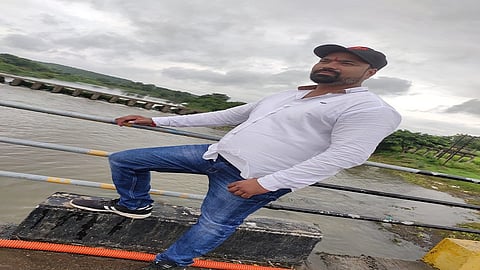 The body of a young man who jumped into a riverbed was found pune