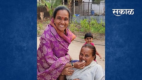 The winning candidate from Sonai Gram Panchayat has visited the losing candidates.jpg