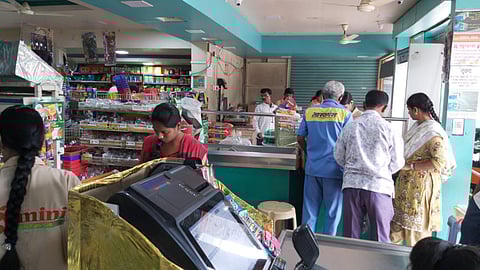 चोरट्यांचे पोलिसांना आव्हान! चार ठिकाणी फोडली दुकाने