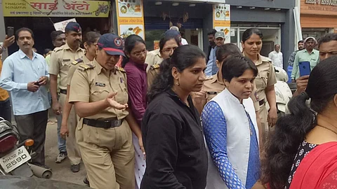 पुणे :...म्हणून तृप्ती देसाईंना पोलिसांनी घेतले ताब्यात (व्हिडिओ)