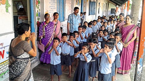 शाळा सुरु करण्याला प्राधान्य द्या; WHO चं आवाहन