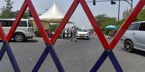 What to do with such e-passes; The unfortunate death of an old man for not crossing the border